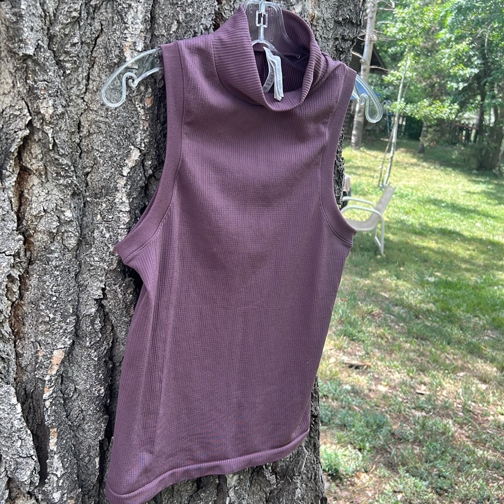 Athleta ribbed high collar sleeveless top tank - Picture 3 of 7